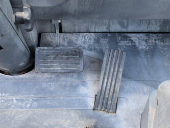 2000-still-r60-25-1402771-44819253