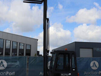 2000-still-r60-25-1402771-44819256