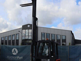 2000-still-r60-25-1402771-44819258