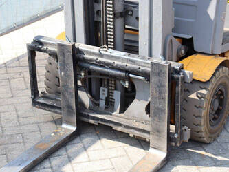 2016-jungheinrich-efg215-1402776-44819448