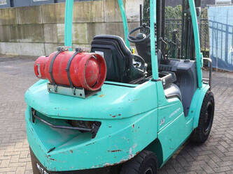 2010-mitsubishi-fg35n-1402789-44819978