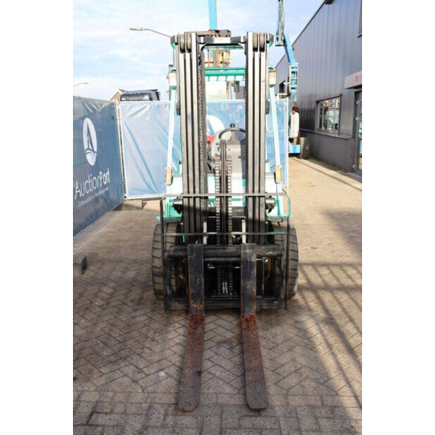 2010 MITSUBISHI FG35N-44819980