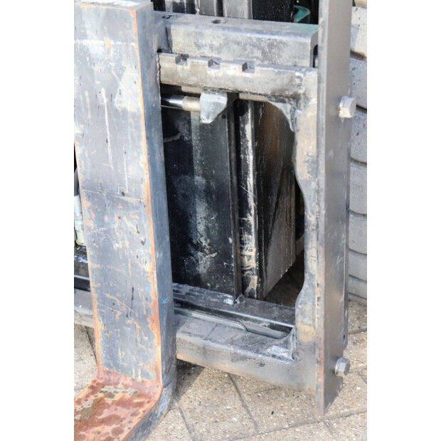 2010 MITSUBISHI FG35N-44819985