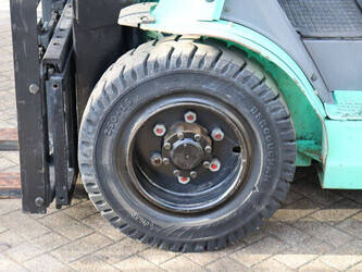 2010-mitsubishi-fg35n-1402789-44819987