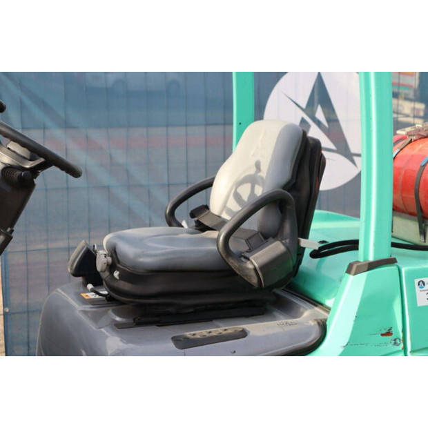 2010 MITSUBISHI FG35N-44820009