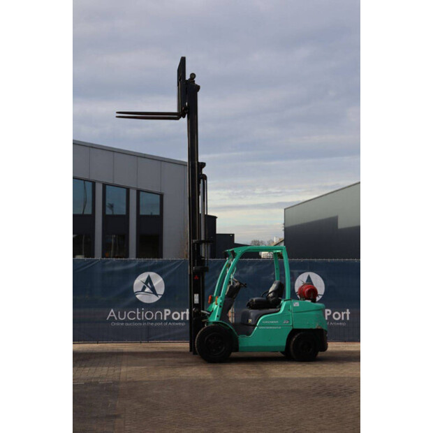 2010 MITSUBISHI FG35N-44820029