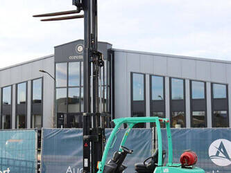 2010-mitsubishi-fg35n-1402789-44820033