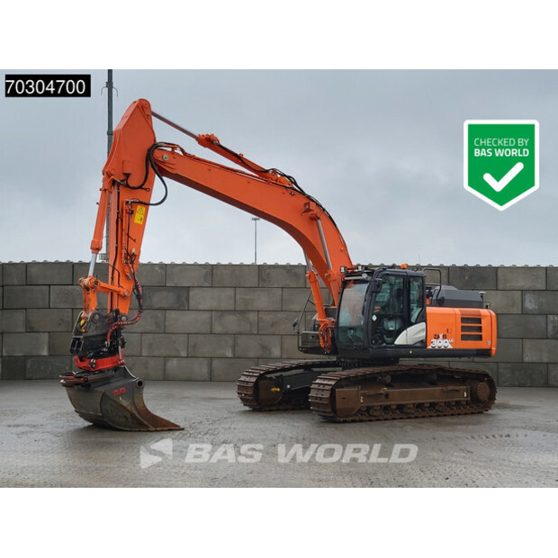 2018 Hitachi ZX300LC-6-44820232