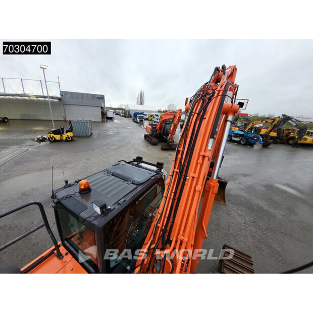 2018 Hitachi ZX300LC-6-44820249