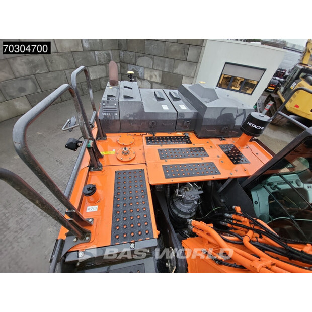 2018 Hitachi ZX300LC-6-44820250