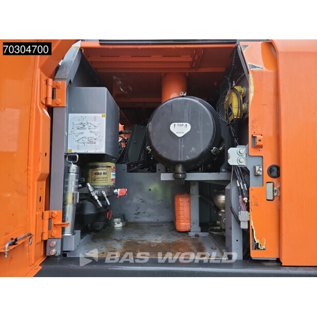 2018 Hitachi ZX300LC-6-44820255