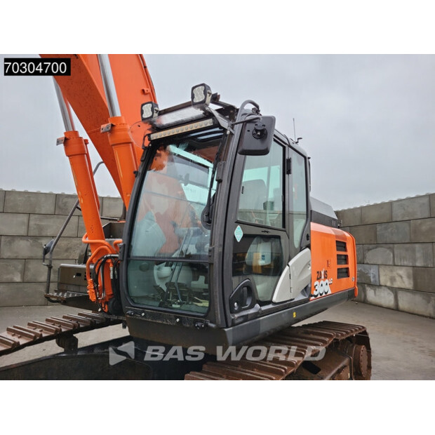 2018 Hitachi ZX300LC-6-44820258