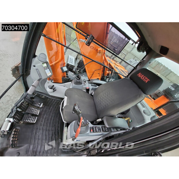 2018 Hitachi ZX300LC-6-44820264