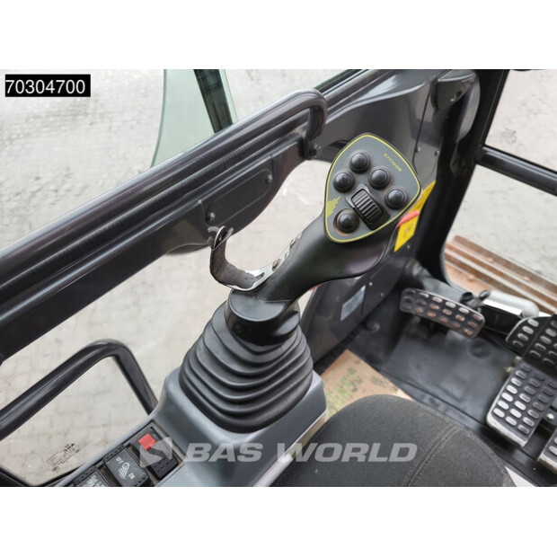 2018 Hitachi ZX300LC-6-44820265