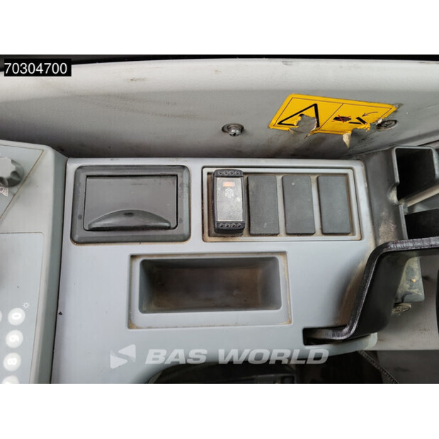 2018 Hitachi ZX300LC-6-44820273