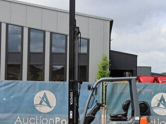 2008-toyota-02-8fgf18-1402799-44820437