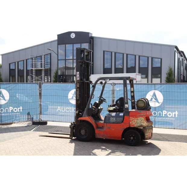 2011 تويوتا 42-7FGF25-44820443