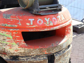 2011-toyota-42-7fgf25-1402800-44820459