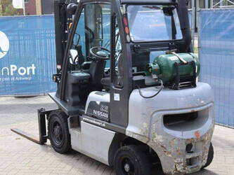 2005-nissan-ud02a25pq-1402805-44820638