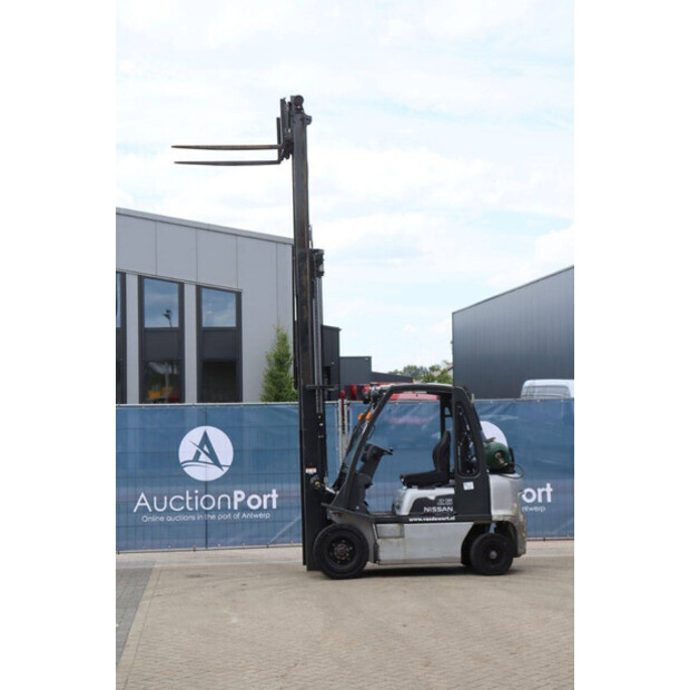 2005 NISSAN UD02A25PQ-44820666