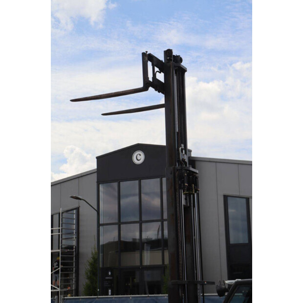 2005 NISSAN UD02A25PQ-44820669