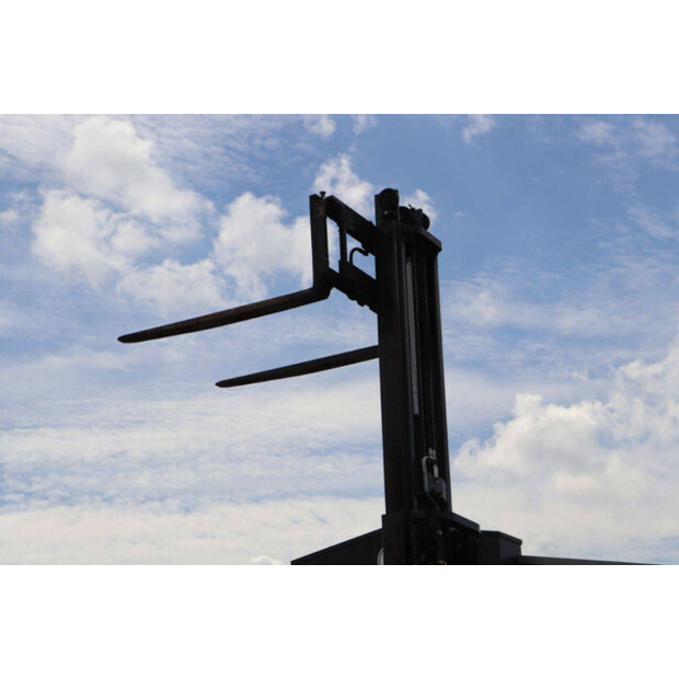 2005 NISSAN UD02A25PQ-44820670