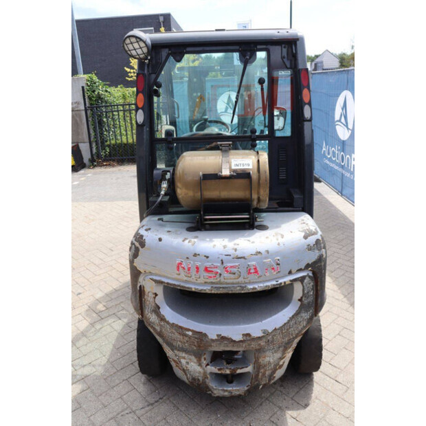 2006 نيسان UD02A25PQ-44820676