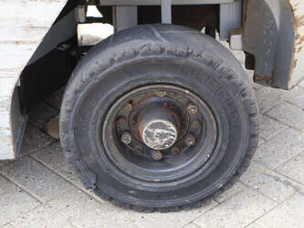 2006-nissan-ud02a25pq-1402806-44820687