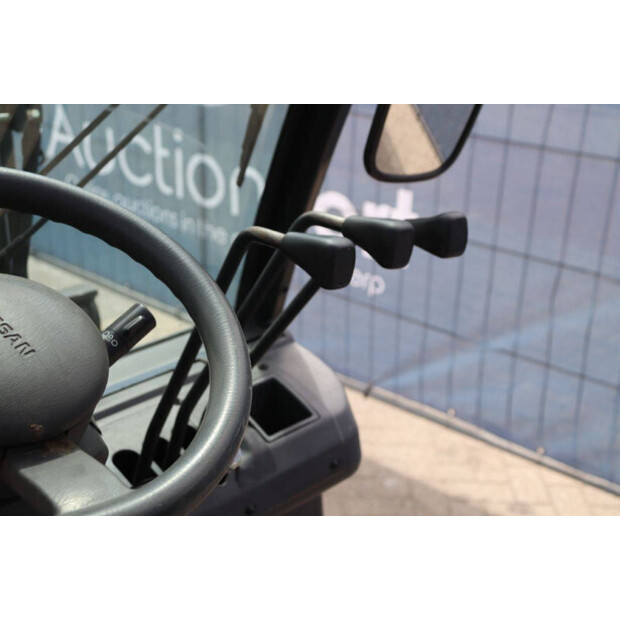 2006 نيسان UD02A25PQ-44820696