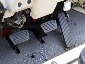 1995-nissan-kcugh02f350-1402807-44820734