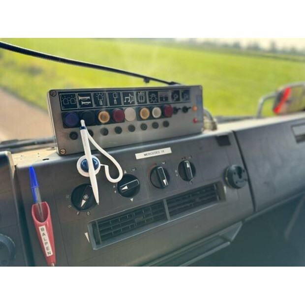 1994 Mercedes-Benz E817R-44820886