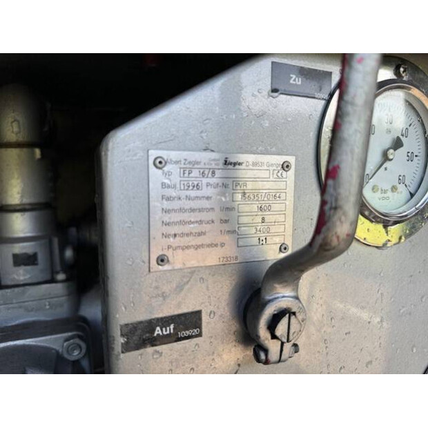 1996 مرسيدس بنز 1124-44820916