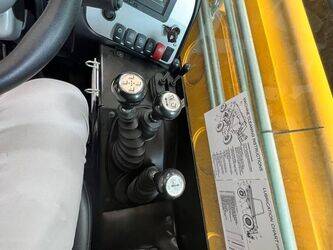 2025-jcb-530-110-44828082