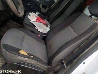 2013-renault-master-1402912-44834245