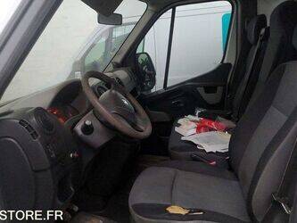 2013-renault-master-1402912-44834246