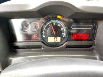 2008-renault-premium-1402915-44834273