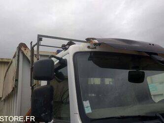 2008-renault-premium-1402918-44834300