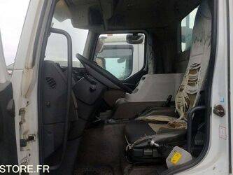 2008-renault-premium-1402918-44834305