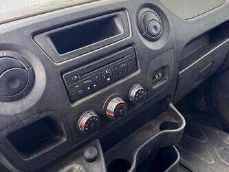 2011-renault-master-1402922-44834371