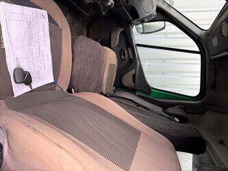 2011-renault-master-1402922-44834376