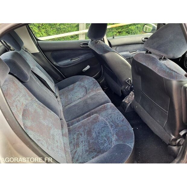 2001 Peugeot 206-44834402