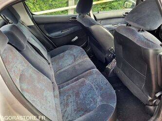 2001-peugeot-206-1402925-44834402
