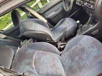 2001-peugeot-206-1402925-44834404
