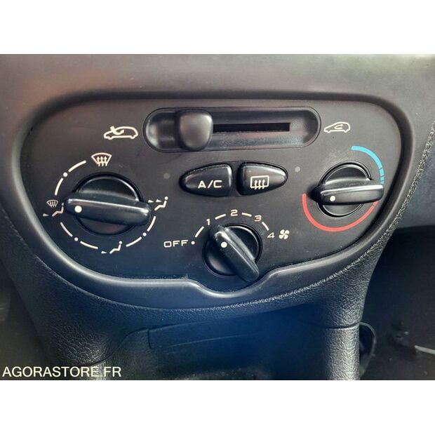 2001 Peugeot 206-44834406