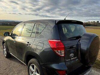 صورة ل سيارات 2006 تويوتا RAV4