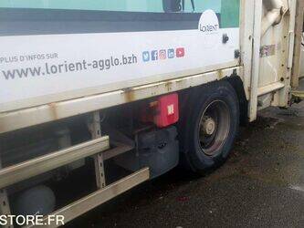 2011-renault-premium-1402937-44834530