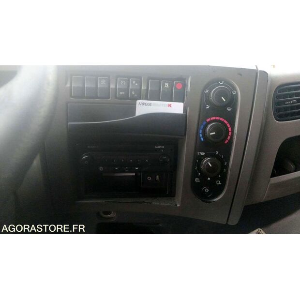 2011 Renault PREMIUM-44834535