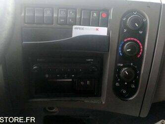 2011-renault-premium-1402937-44834535