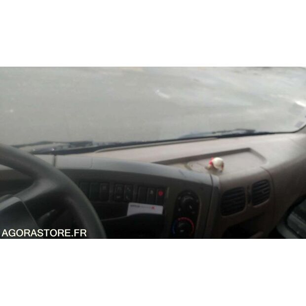 2011 Renault PREMIUM-44834536