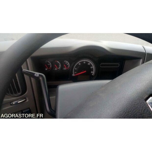 2011 Renault PREMIUM-44834537